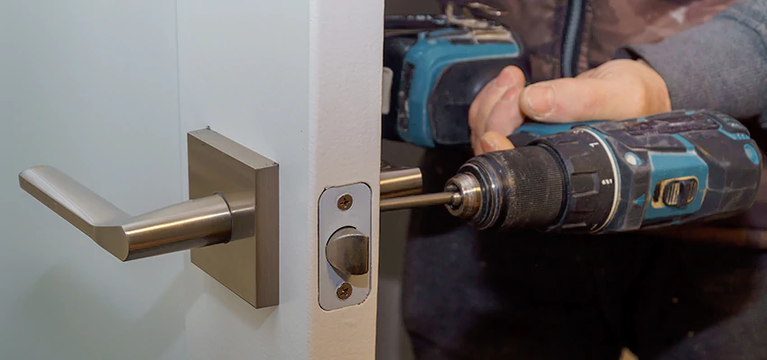 Broken Door Handle Lock Repair in Lynwood, California